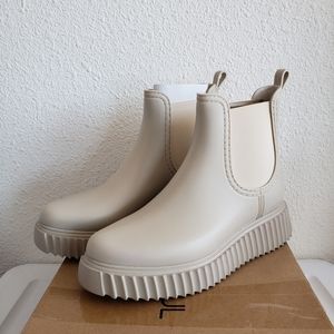NWB Women Short Rein Outdoor Chelsea Boots Termiyinful Light Beige